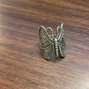 Beautiful vintage sterling silver filigree butterfly ring